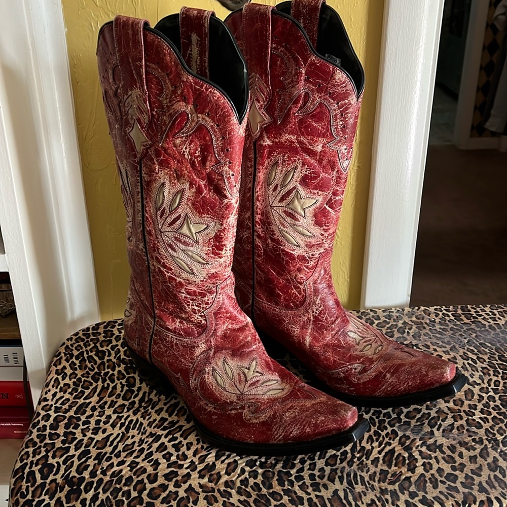 Black Star boots